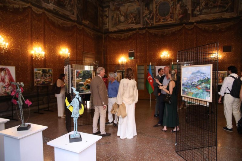 Bolonyada Milli Qurtuluş Gününə həsr olunan sərgi açılıb