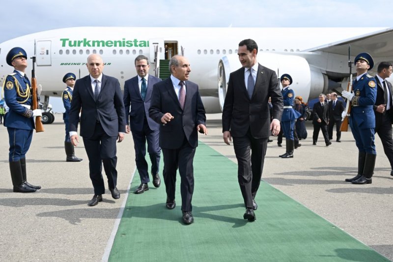   Türkmənistan Prezidenti Sərdar Berdiməhəmmədov Azərbaycana səfərə gəlib  