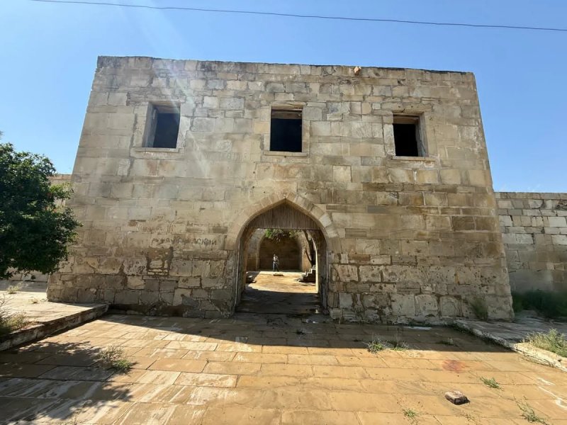 Qaradağdakı tarixi abidəyə qanunsuz müdaxilə edildiyi müəyyən olunub, faktla bağlı araşdırma aparılır