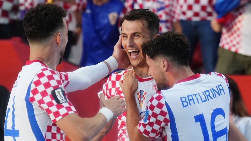 Croatia edge Panama to claim first World Cup victory