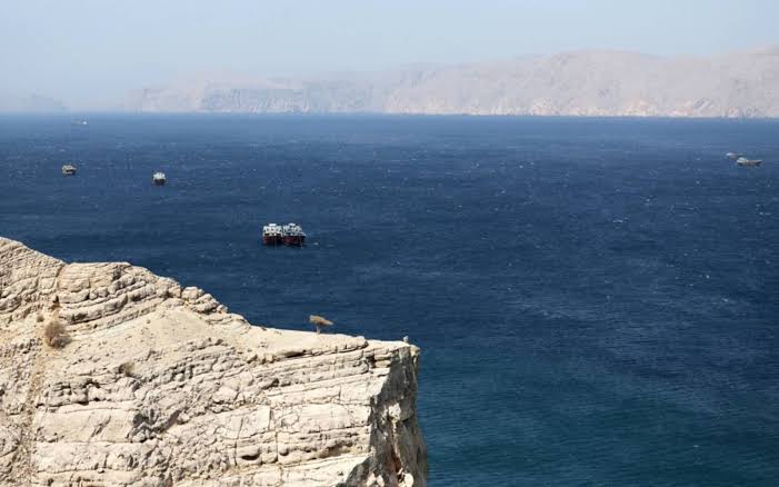 Iran, Oman discuss coordination on navigation through Strait of Hormuz