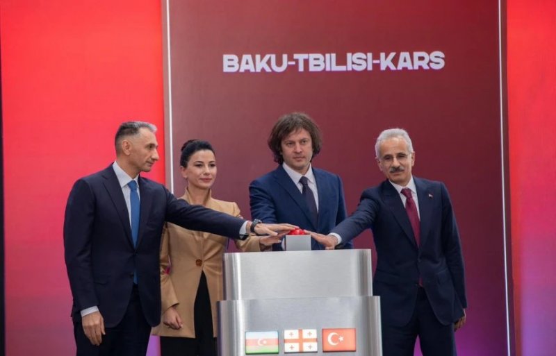   Bakı-Tbilisi-Qars dəmir yolu yeni mərhələdə  