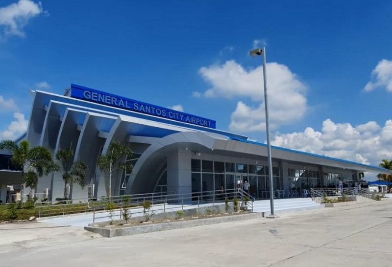 Airport closes after strong quake in Philippines: CAAP