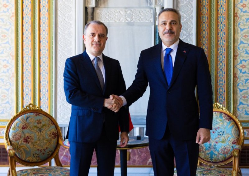 Azerbaijani, Turkish foreign ministers meet in Istanbul