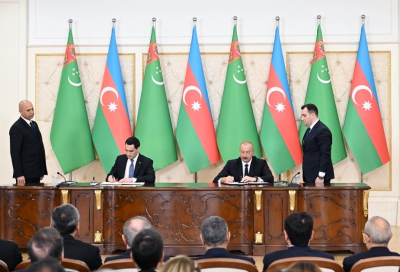Azerbaijan, Turkmenistan exchanged documents signed