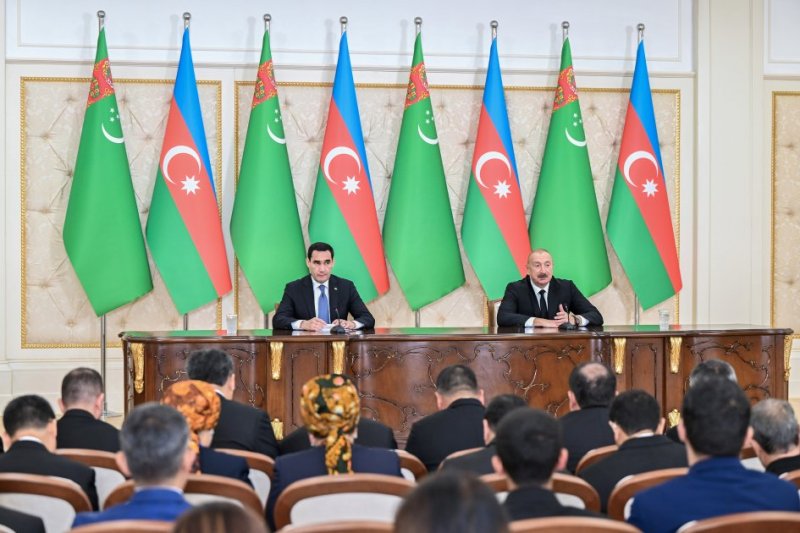   Presidents of Azerbaijan, Turkmenistan deliver press statements  