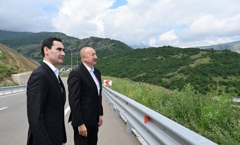 Azerbaijani, Turkmen presidents pose for photo against backdrop of Dashalti village in Shusha