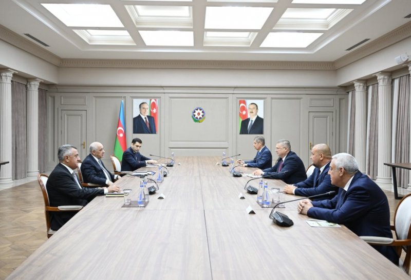 Əli Əsədov Həştərxan vilayətinin hökumət sədri ilə görüş keçirib