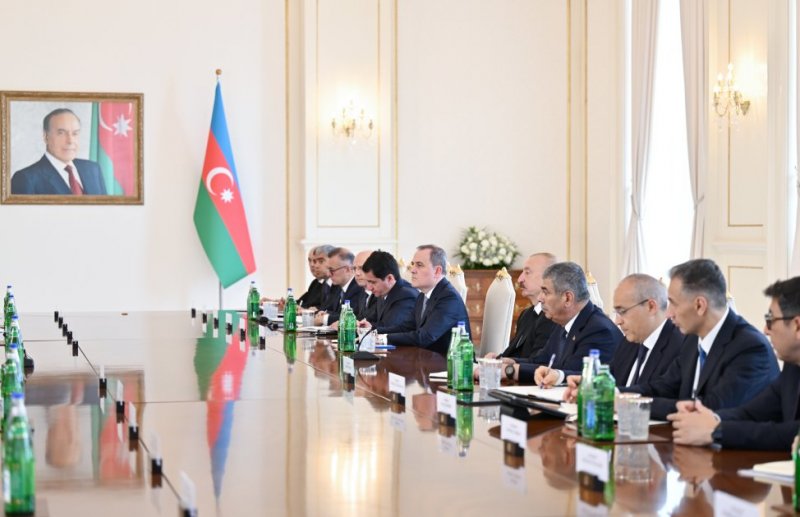 2026/06/1-1782113703.jpg + Prezident İlham Əliyevin Türkmənistan Prezidenti ilə geniş tərkibdə görüşü olub YENİLƏNİB News about - Prezident İlham Əliyevin Türkmənistan Prezidenti ilə geniş tərkibdə görüşü olub YENİLƏNİB