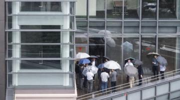 Typhoon Jangmi heads toward Japan's Kyushu after injuring 4 in Okinawa