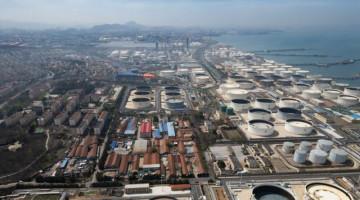 Oil prices drop in global markets
