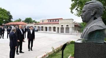 Presidents Ilham Aliyev and Serdar Berdimuhamedov view bullet-riddled busts of Azerbaijan’s prominent figures in Shusha