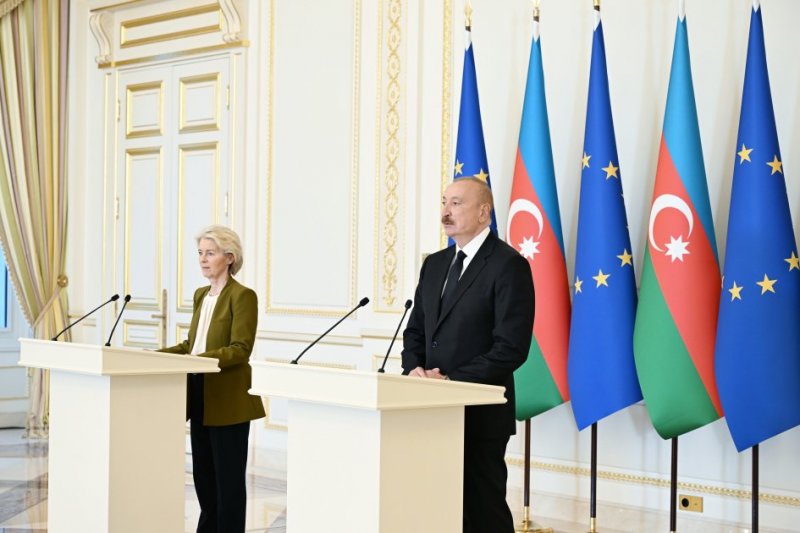   Prezident İlham Əliyev və Avropa Komissiyasının Prezidenti mətbuata bəyanatlarla çıxış ediblər YENİLƏNİB  
