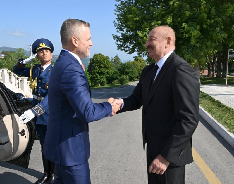 2026/07/17840-1784009389.jpg + Slovakiya Prezidenti Peter Pelleqrininin Şuşada rəsmi qarşılanma mərasimi olub News about - Slovakiya Prezidenti Peter Pelleqrininin Şuşada rəsmi qarşılanma mərasimi olub