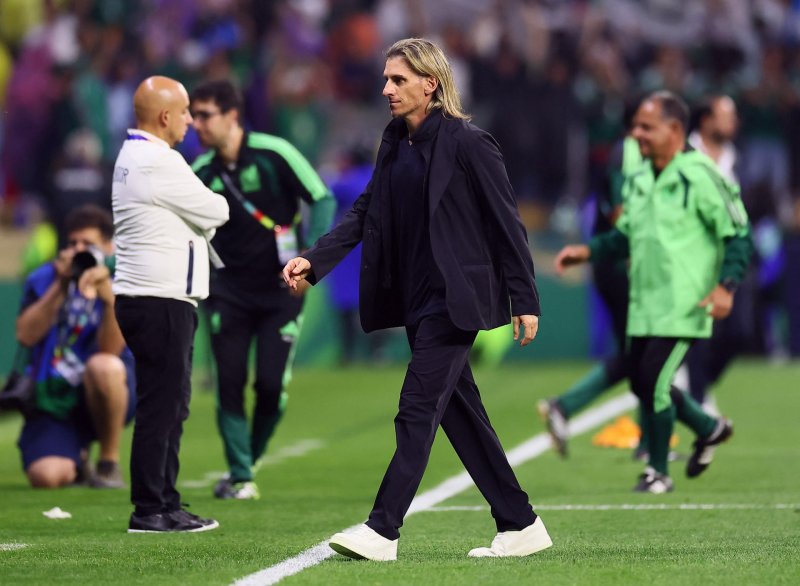 Beccacece steps down as Ecuador head coach