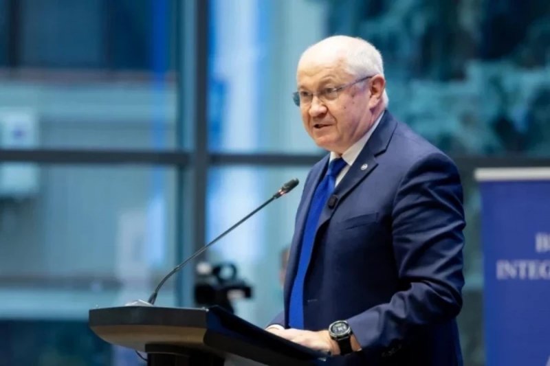 Moldova's Prime Minister Munteanu steps down