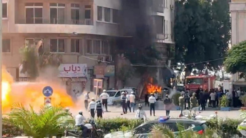 Explosions heard in Damascus during French President Macron's visit -  VIDEO 