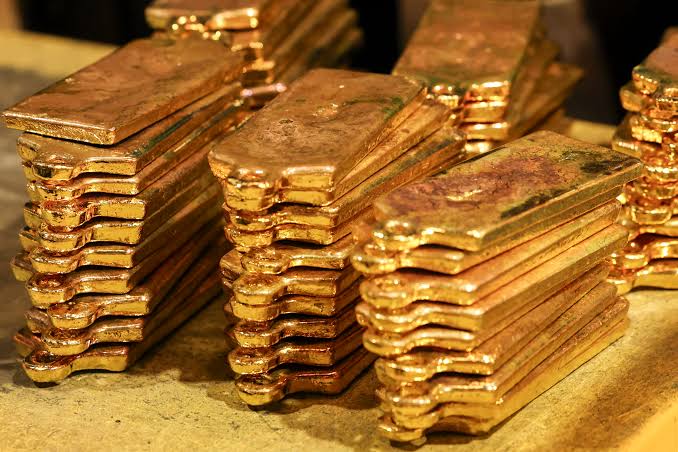  Əmtəə bazarlarında qızılın qiyməti 4100 dollardan aşağı enib