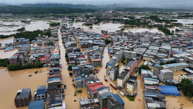 China renews orange alert for Typhoon Bavi