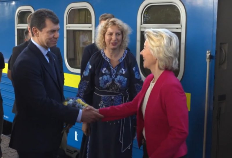 Avropa Komissiyasının Prezidenti Ursula Fon der Lyayen Kiyevdə səfərdədir