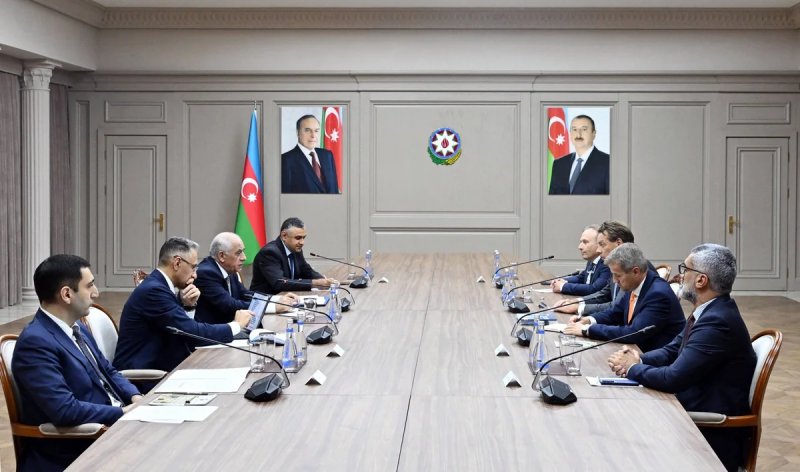 Baş nazir Əli Əsədov Damen Shipyards Groupun rəhbəri ilə görüşüb