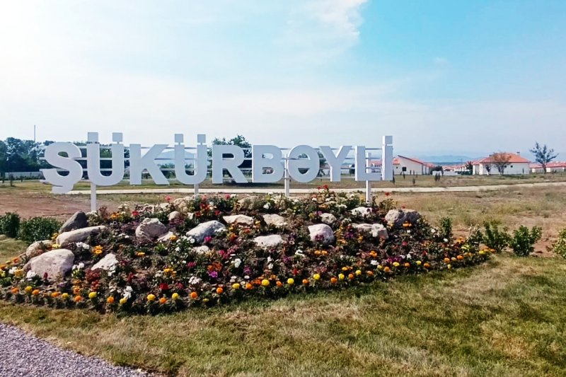 Şükürbəyli kəndinə növbəti köç karvanları yola salınıb
