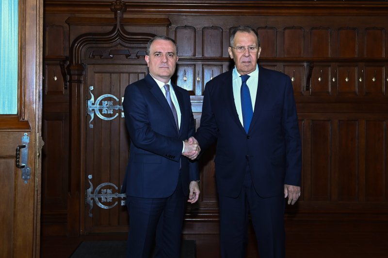 Azerbaijani, Russian foreign ministers hold talks in Moscow