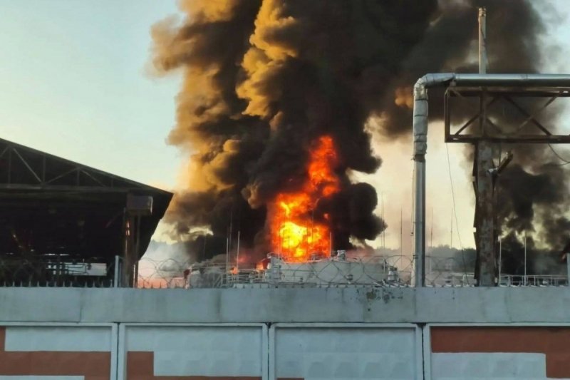 Ukrayna PUA-ları Rusiyanın Noqinskdəki neft bazasını vurub, 26 yaralı