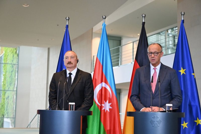 Prezident İlham Əliyev və Federal Kansler Fridrix Merts mətbuata bəyanatlarla çıxış ediblər -   YENİLƏNİB  
