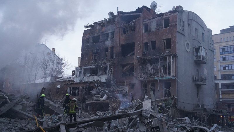 Rusiya Xarkov, Dnepropetrovsk və Çerniqov vilayətlərinə zərbələr endirib, 4 nəfər həyatını itirib