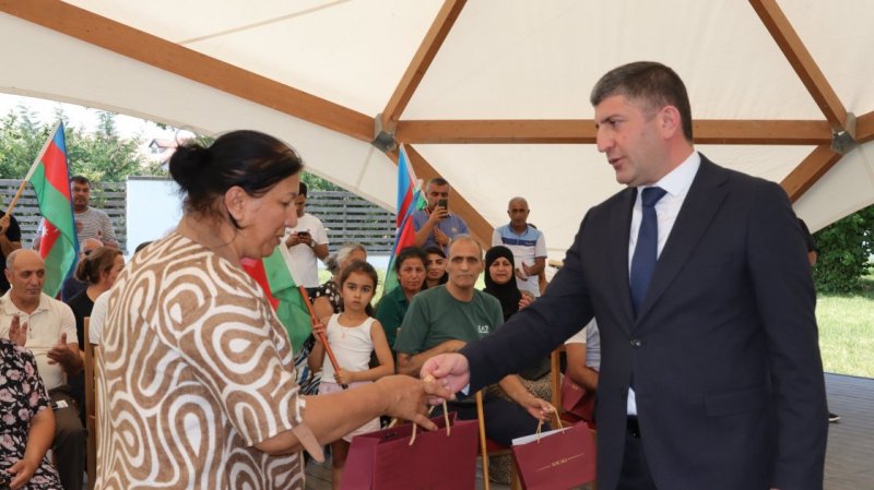 Xocalı və Ağdərəyə köç davam edir: 53 ailəyə evlərinin açarları təqdim olunub