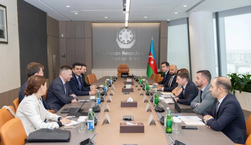AMB və Visa ödəniş xərclərinin azaldılması imkanlarını müzakirə edib