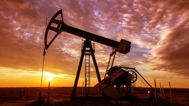 Dünya bazarlarında “WTI” markalı neft ucuzlaşıb