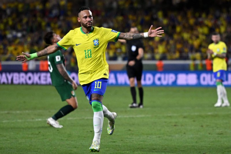 Neymar Braziliya millisindən ayrıldığını açıqlayıb
