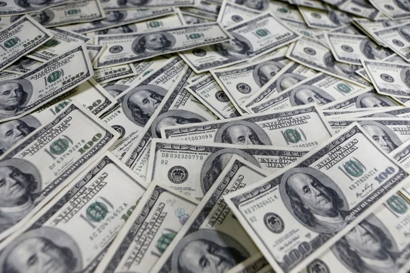 Azerbaijan's external public debt drops year-on-year