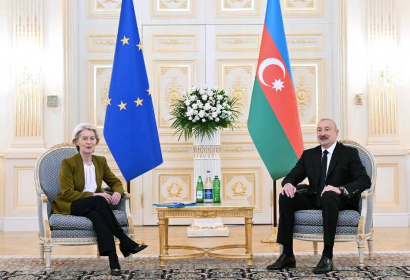   President Aliyev, EU's von der Leyen hold one-on-one meeting in Baku  