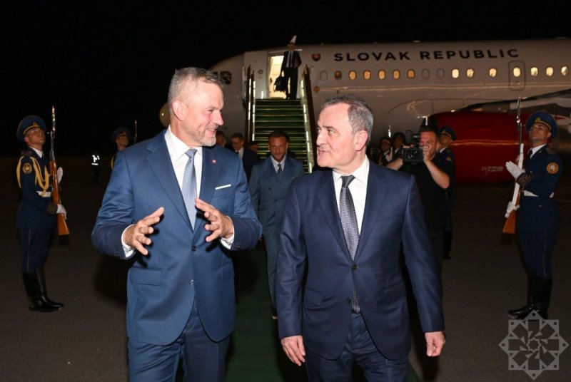 Slovakiya Prezidenti Peter Pelleqrini Azərbaycana rəsmi səfərə gəlib