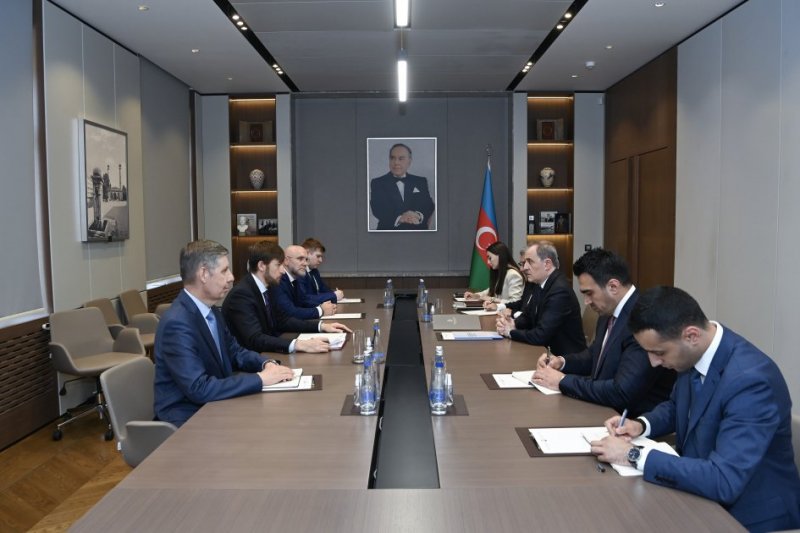 Azerbaijan's foreign minister meets with Russian presidential aide