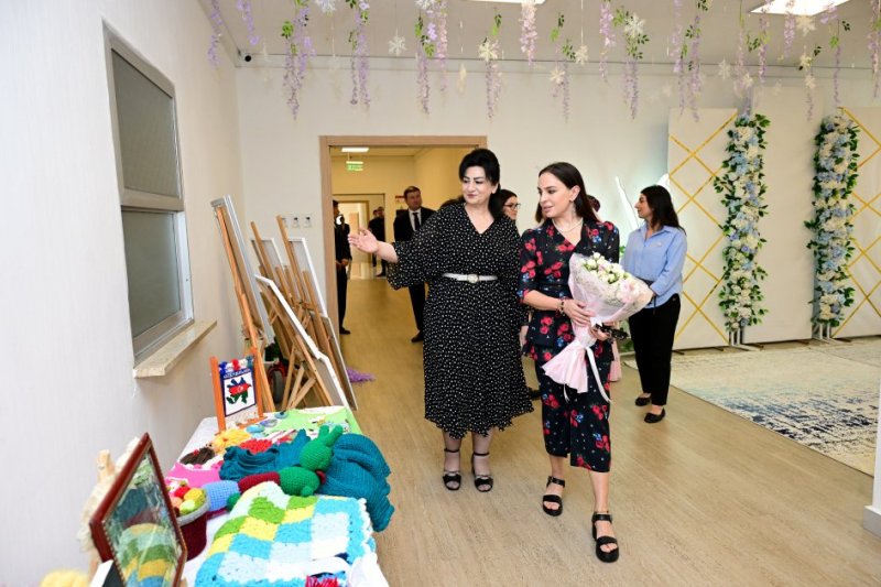 News about - Leyla Əliyeva Şəkidə Uşaq evi sosial xidmət müəssisəsinin sakinləri ilə görüşüb
