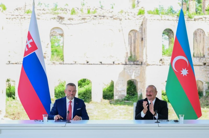News about -   Azərbaycan və Slovakiya prezidentləri mətbuata bəyanatlarla çıxış ediblər - YENİLƏNİB  