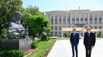 Prezidentlər İlham Əliyev və Peter Pelleqrini Şuşada Azərbaycanın tanınmış şəxsiyyətlərinin işğal dövründə güllələnmiş büstlərinə baxıblar 
