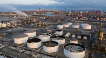 Oil surges as U.S. reinstates Iran naval blockade