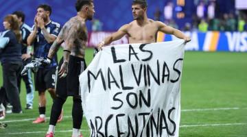 UK minister urges FIFA to investigate Argentina over World Cup Falklands banner