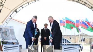 Azerbaijani, Slovak presidents review construction progress in Aghdam's Bash Garvand village 