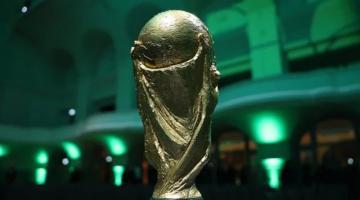 Fransa millisinin sabiq futbolçusu dünya kubokunun nüsxəsini hərracda satıb