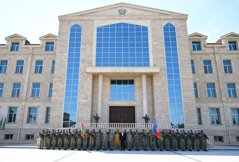 2026/08/3-1786473540.jpg + Prezident Naxçıvanda yeni komando hərbi hissələrinə Döyüş bayraqlarının verilməsi mərasimində iştirak edib News about - Prezident Naxçıvanda yeni komando hərbi hissələrinə Döyüş bayraqlarının verilməsi mərasimində iştirak edib