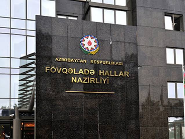 FHN xəbərdarlıq etdi: Küləkli havada dənizə girmək təhlükəlidir
