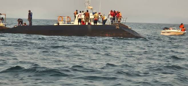 Zimbabvedə Kariba gölündə bərə qəzası: 44 nəfər həyatını itirib