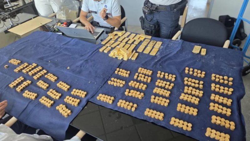 Belçikada binanın zirzəmisində 9 milyon avro dəyərində qızıl külçələr və sikkələr tapılıb