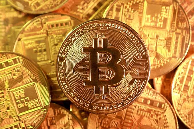 Kriptovalyuta bazarında eniş: “Bitcoin” ucuzlaşıb